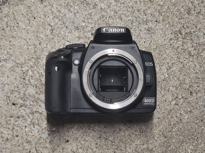 Canon EOS 400D (Free Post)