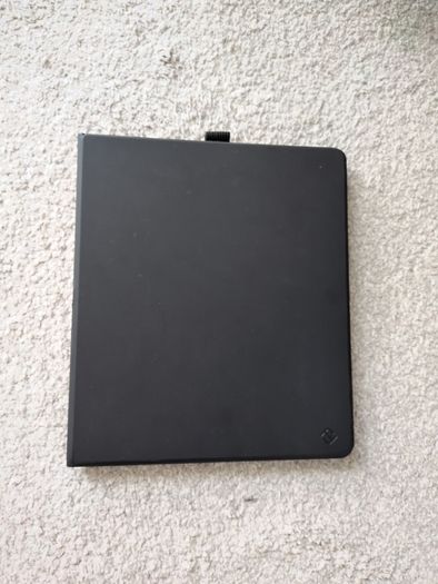 Kindle Scribe 16GB (1st Gen) plus 2 pens and 2 cases