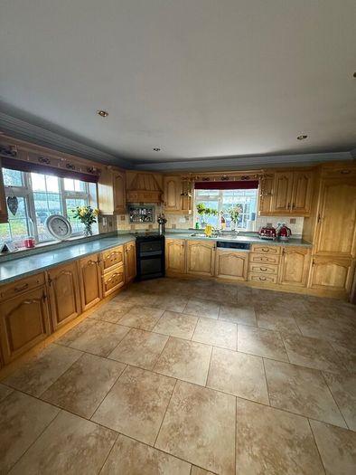 Maple Kitchen with Velstone Worktops  2,000 ono