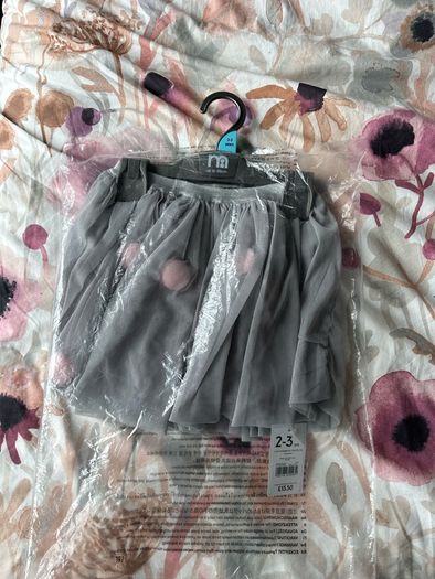 BNwT skirt by Mothercare, 2-3 years (will fit an older child in my opinion)
