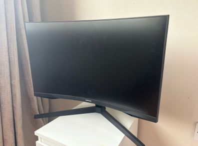 27inch Samsung Oddessy curved gaming monitor