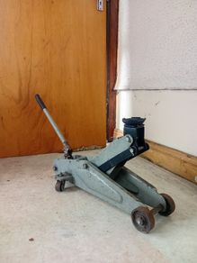 Car jack