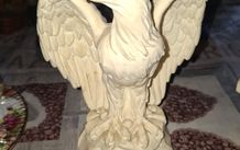 Up for sale is a Vintage Majestic White Eagle figurine Sculpture. Beautifully Powerful Talons