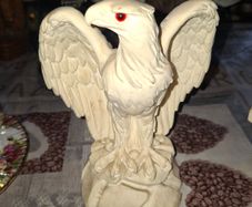 Up for sale is a Vintage Majestic White Eagle figurine Sculpture. Beautifully Powerful Talons