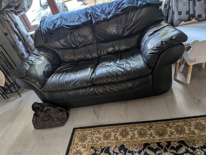 2  seater leather sofa , 2x 1 seaters leather armchairs