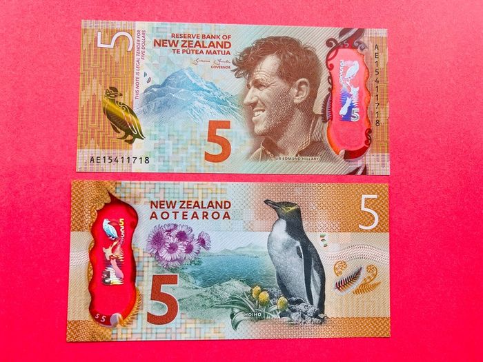 New  Zealand  5 Dollars  2015  Pick 191a Polymer / Plastic  ( Uncirculated )