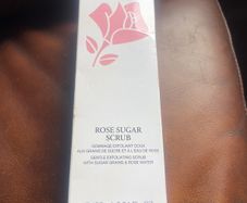 Rose sugar scrub by Lancome