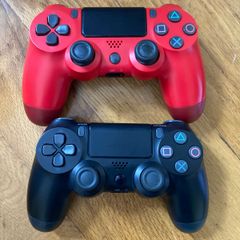 MUST GO 2x Controllers compatible with PS4 (Third party)