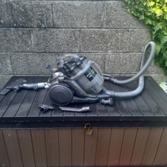 Dyson DC19 Vacuum Cleaner