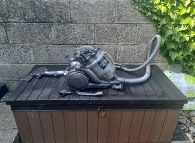 Dyson DC19 Vacuum Cleaner