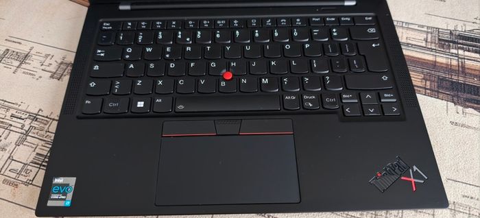 X1 Carbon 11th gen i7 intel