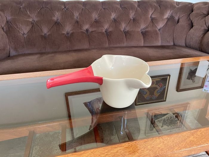 Retired 2019 Ikea Varmer Hot Chocolate Cocoa Two Spout Jug Pitcher Cream Red Handle