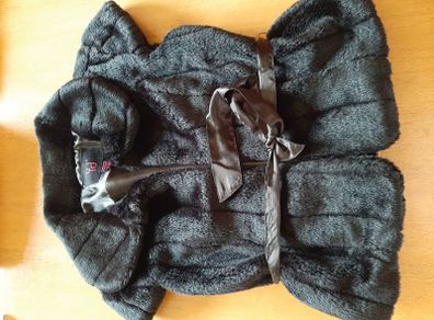 Black x small faux fur gilet