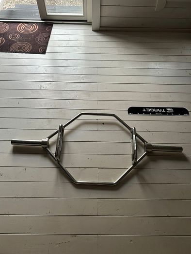 Hex trap bar