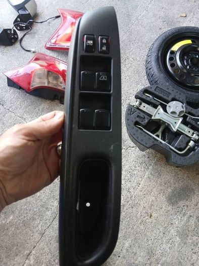 Nissan Note Tail lights and mirrors and spare wheel kit