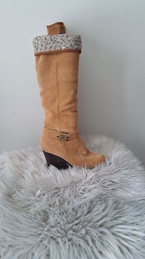 Tan suede wedge Boots