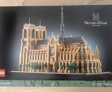 Lego Notre Dame de Paris 21061