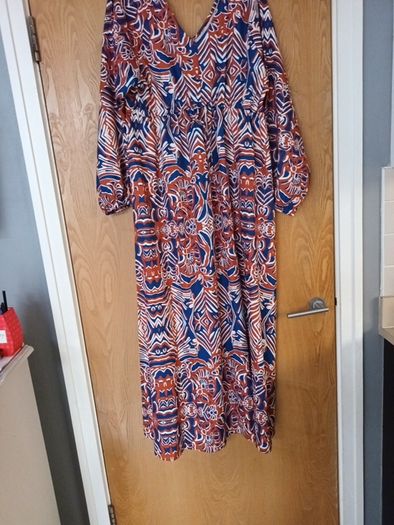 Dress. S. XL 16.  New - No Tag.