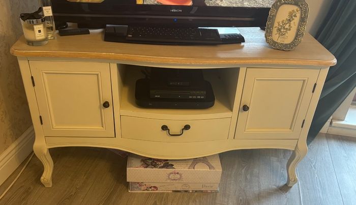 Coffee table & tv unit