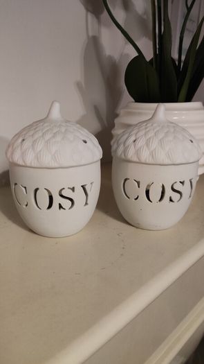 Pair of White Ceramic "Cosy" Acorn Tealight Holders (Perfect Condition)