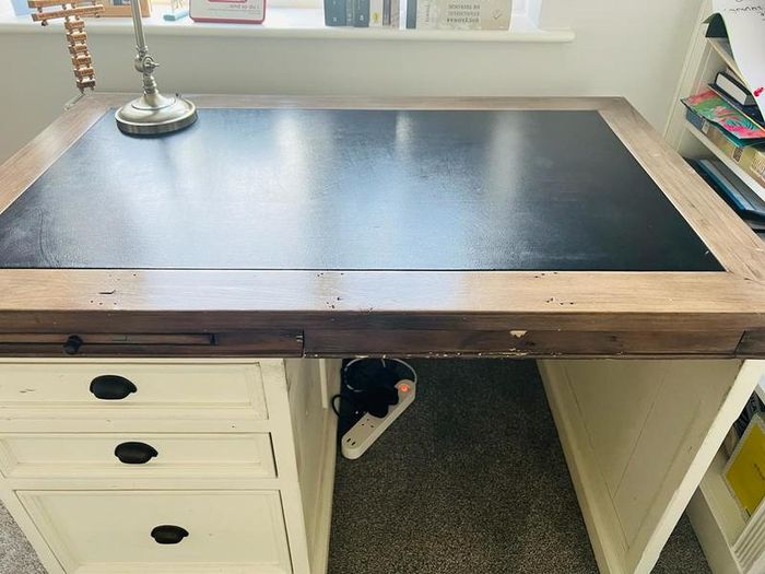 Studio large heavy quality desk
