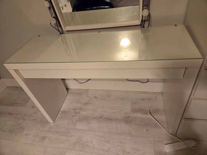Dressing table