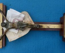Victorian Amboyna Crucifix. 13,5" x 6,5"
