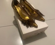 Vera Wang Heels