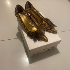 Vera Wang Heels