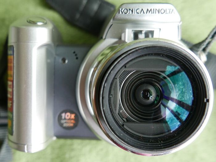 Konica Minolta Dimage Z2 4MP Digital Bridge Camera Working Tested