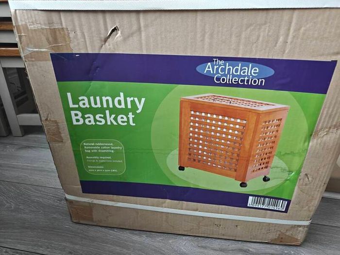Laundry wooden basket