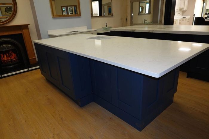 Kitchen worktops, kitchen islands and kitchen cabinets