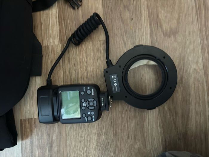 Nikon D7500 DSLR Photography Kit 3 Lenses Flashes Batteries, Filters, Bag and Studio Lights