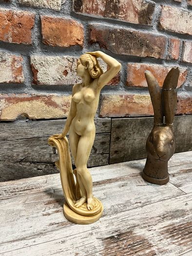 figurine