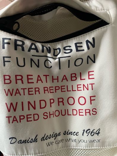womens jacket water repellent windproof breathable Frandsen taped shoulders off white size 10/12