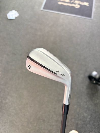 Taylormade P.UDI 2iron (excellent condition)