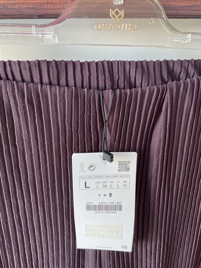 trousers Bnwt Zara size large pleated wide leg trousers plum shade