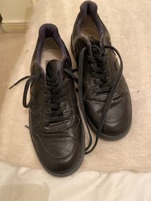 Veja Black Trainers UK5