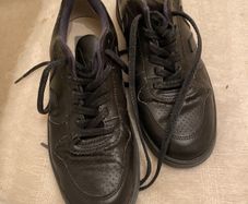 Veja Black Trainers UK5