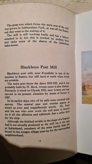 Walker's Quarterly. Rare 1930.windmills In Sussex By G. M. Fowell. Illustrated & Data Coloured By A. Ford Hughes. First Edition Paperback In Good Condition Complete With Walker's. Monthly Pull Out. See Photos.