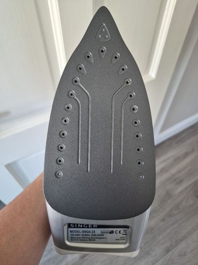 singer iron