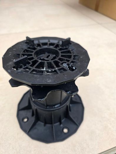 Adjustable Pedestal Supports for Vented Terraces, patio pavers, 150 - 230 mm