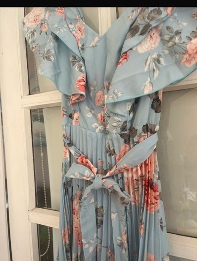 blue floral pleated maxi dress