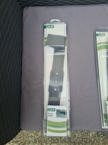 Blade lawnmowers