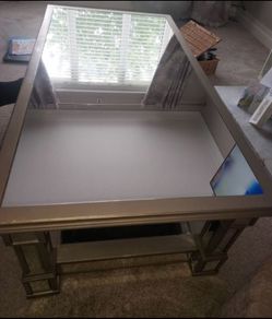 Mirrored coffee Table