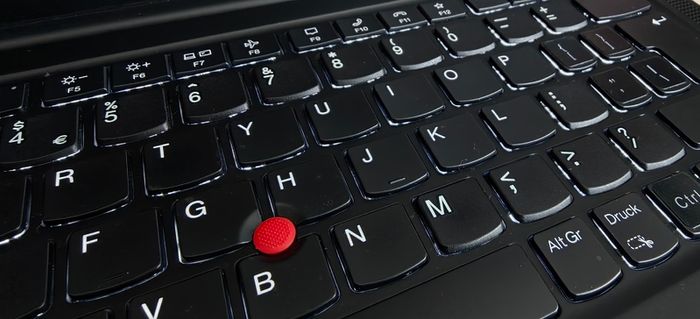 X1 Carbon 11th gen i7 intel