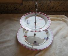 2 tier cake display