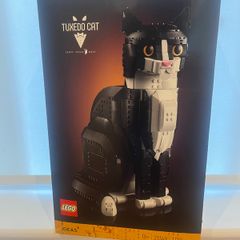 Lego Tuxedo Cat set