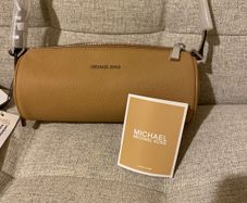 New Michael Kors Barrel bag