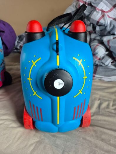 Boys wheelie travel case